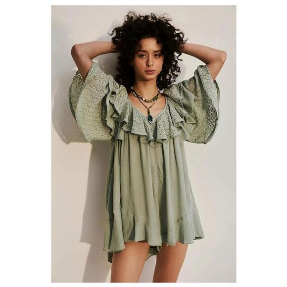 Free People Rush For Ruffles Romper NWOT Size XS - Picture 1 of 9
